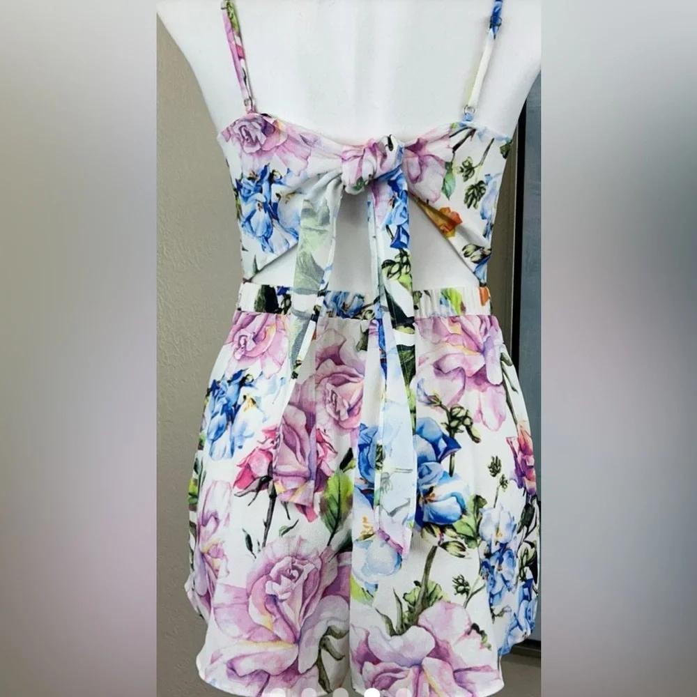 Show Me Your MuMu Floral Romper-sz large - Picture 4 of 8